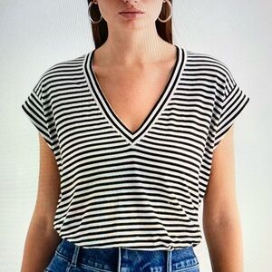 Express Skimming Cotton V-Neck Short Sleeve Tee